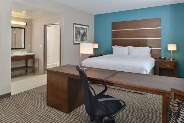 Hampton Inn By Hilton & Suites Des Moines Downtown image 20