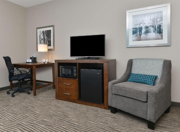 Hampton Inn By Hilton & Suites Des Moines Downtown image 27